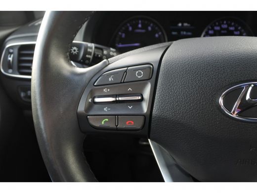 Hyundai i30 1.4 Turbo 140pk Premium Hatchback | Rijklaar zonder afleveringskosten! | Navigatie | Cruise & Cli... ActivLease financial lease