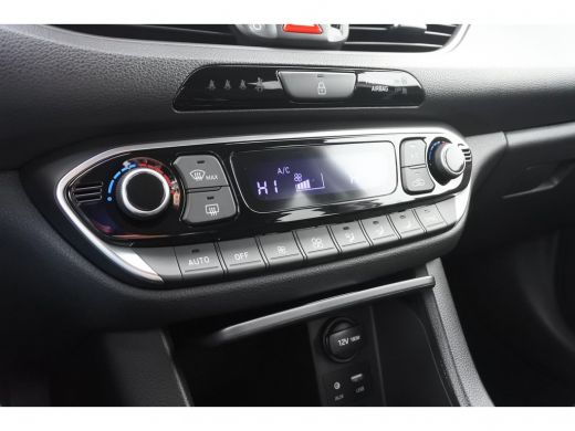 Hyundai i30 1.4 Turbo 140pk Premium Hatchback | Rijklaar zonder afleveringskosten! | Navigatie | Cruise & Cli... ActivLease financial lease