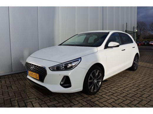 Hyundai i30 1.4 Turbo 140pk Premium Hatchback | Rijklaar zonder afleveringskosten! | Navigatie | Cruise & Cli...