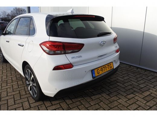 Hyundai i30 1.4 Turbo 140pk Premium Hatchback | Rijklaar zonder afleveringskosten! | Navigatie | Cruise & Cli... ActivLease financial lease