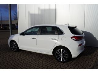 Hyundai i30 1.4 Turbo 140pk Premium Hatchback | Rijklaar zonder afleveringskosten! | Navigatie | Cruise & Cli...