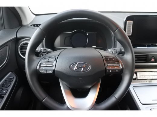 Hyundai Kona EV Premium 64 kWh 4% bijtelling | Navi | Achteruitrijcamera ActivLease financial lease