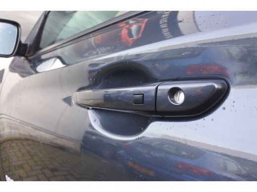 Hyundai Kona EV Premium 64 kWh 4% bijtelling | Navi | Achteruitrijcamera ActivLease financial lease