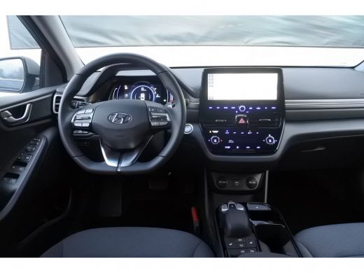 Hyundai IONIQ Comfort EV 4% Bijtelling | Automaat | Navi | Achteruitrijcamera ActivLease financial lease