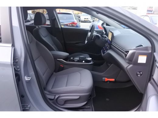 Hyundai IONIQ Comfort EV 4% Bijtelling | Automaat | Navi | Achteruitrijcamera ActivLease financial lease