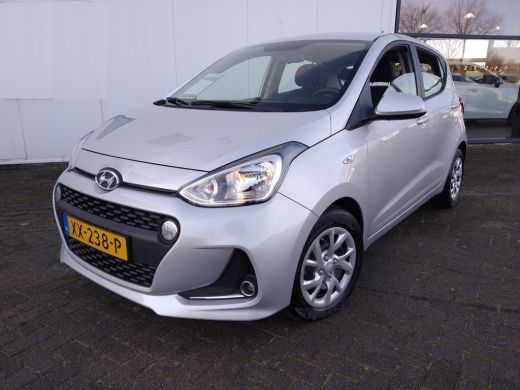 Hyundai i10 1.0i Comfort | Rijklaar zonder afleveringskosten! | Airconditioning | Cruise Control | Mistlampen... Hyundai i10 1.0i Comfort | Rijklaar zonder afleveringskosten! | Airconditioning | Cruise Control | Mistlampen...