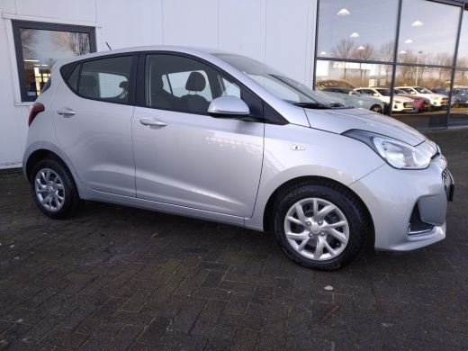 Hyundai i10 1.0i Comfort | Rijklaar zonder afleveringskosten! | Airconditioning | Cruise Control | Mistlampen... ActivLease financial lease