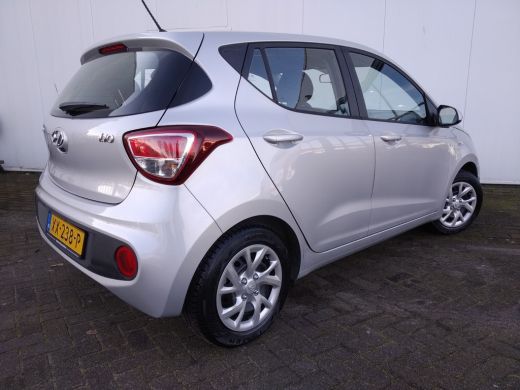 Hyundai i10 1.0i Comfort | Rijklaar zonder afleveringskosten! | Airconditioning | Cruise Control | Mistlampen... ActivLease financial lease