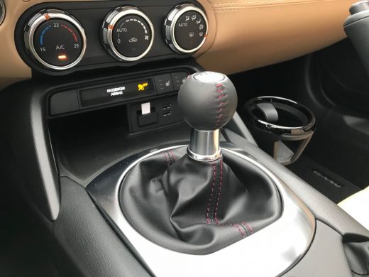 Mazda MX-5 1.5 SkyActiv-G 132 Chairo Beige leder / Navi / Led ActivLease financial lease