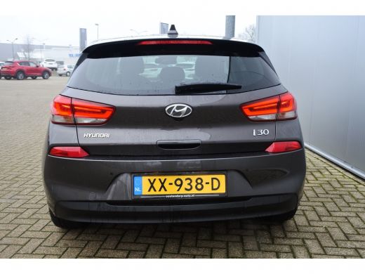 Hyundai i30 1.0 T-GDI Premium Hatchback | Rijklaar zonder afleveringskosten! | Full Led | Camera | Parkeersen... ActivLease financial lease