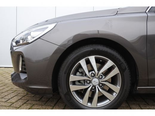 Hyundai i30 1.0 T-GDI Premium Hatchback | Rijklaar zonder afleveringskosten! | Full Led | Camera | Parkeersen... ActivLease financial lease