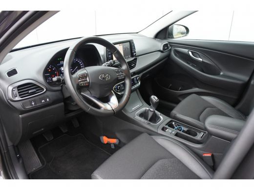 Hyundai i30 1.0 T-GDI Premium Hatchback | Rijklaar zonder afleveringskosten! | Full Led | Camera | Parkeersen... ActivLease financial lease