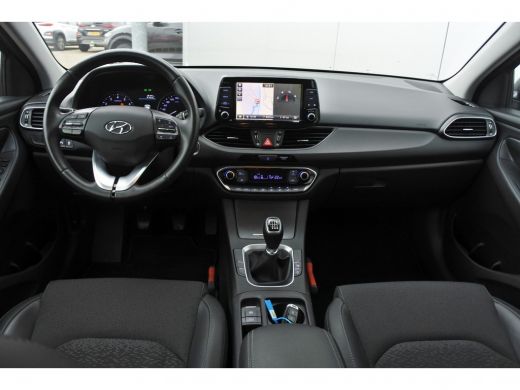 Hyundai i30 1.0 T-GDI Premium Hatchback | Rijklaar zonder afleveringskosten! | Full Led | Camera | Parkeersen... ActivLease financial lease