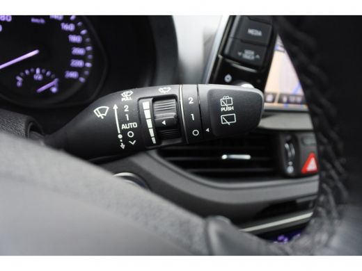 Hyundai i30 1.0 T-GDI Premium Hatchback | Rijklaar zonder afleveringskosten! | Full Led | Camera | Parkeersen... ActivLease financial lease