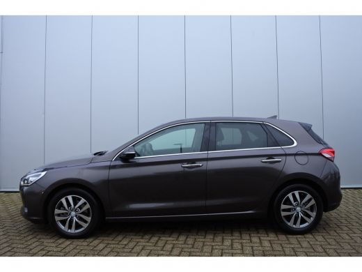 Hyundai i30 1.0 T-GDI Premium Hatchback | Rijklaar zonder afleveringskosten! | Full Led | Camera | Parkeersen... Hyundai i30 1.0 T-GDI Premium Hatchback | Rijklaar zonder afleveringskosten! | Full Led | Camera | Parkeersen...