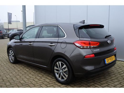 Hyundai i30 1.0 T-GDI Premium Hatchback | Rijklaar zonder afleveringskosten! | Full Led | Camera | Parkeersen... ActivLease financial lease