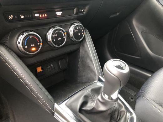 Mazda 2 Luxury met i-Activesense MODEL 2020!! Achteruitrijcamera / Clima / Led ActivLease financial lease