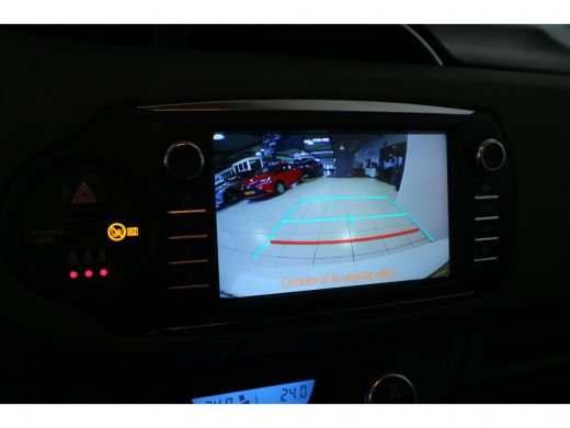 Toyota Yaris 1.5 Hybrid Active | Cruise control | Climate control | Toyota Safety sense | Parkeer camera | ActivLease financial lease