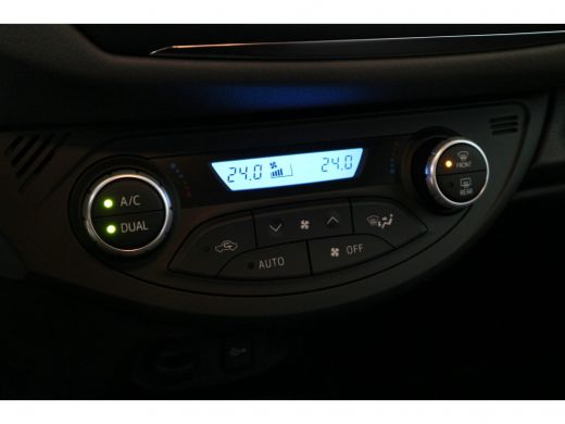 Toyota Yaris 1.5 Hybrid Active | Cruise control | Climate control | Toyota Safety sense | Parkeer camera | ActivLease financial lease