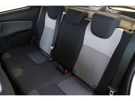 Toyota Yaris 1.5 Hybrid Active | Cruise control | Climate control | Toyota Safety sense | Parkeer camera | ActivLease financial lease