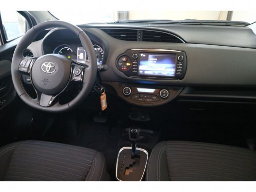 Toyota Yaris 1.5 Hybrid Active | Cruise control | Climate control | Toyota Safety sense | Parkeer camera | ActivLease financial lease