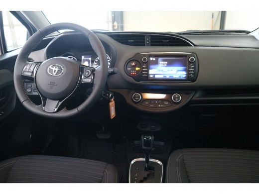Toyota Yaris 1.5 Hybrid Active | Cruise control | Climate control | Toyota Safety sense | Parkeer camera | ActivLease financial lease