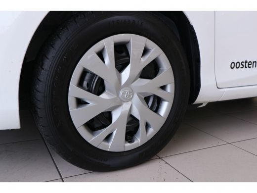 Toyota Yaris 1.5 Hybrid Active | Cruise control | Climate control | Toyota Safety sense | Parkeer camera | ActivLease financial lease