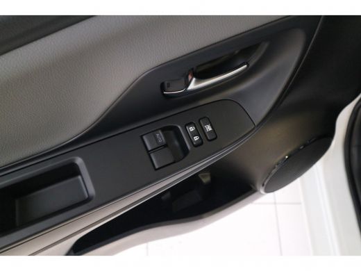 Toyota Yaris 1.5 Hybrid Active | Cruise control | Climate control | Toyota Safety sense | Parkeer camera | ActivLease financial lease