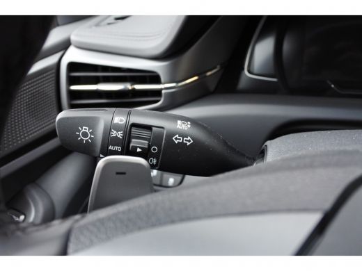 Hyundai IONIQ 1.6 GDi HEV Premium Automaat | Navigatie | Achteruitrijcamera ActivLease financial lease
