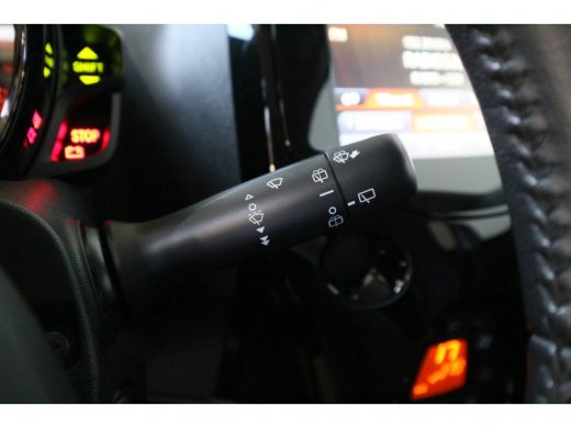 Toyota Aygo 1.0 VVT-i x-joy | Navigatie | Climate control | Lichtsensor | Parkeer camera | ActivLease financial lease