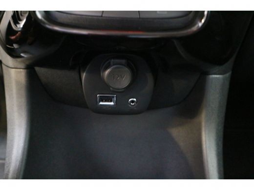 Toyota Aygo 1.0 VVT-i x-joy | Navigatie | Climate control | Lichtsensor | Parkeer camera | ActivLease financial lease