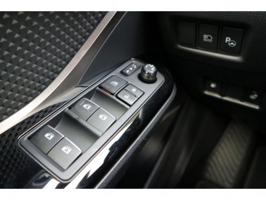 Toyota C-HR 1.8 Hybrid Bi-Tone | Rijklaar incl. 24 mnd garantie | ActivLease financial lease