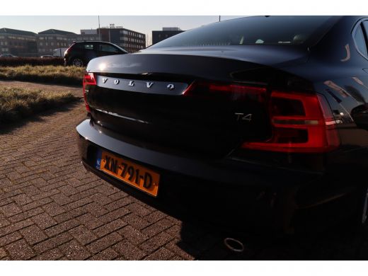 Volvo  S90 2.0 T4 Momentum | Leder | Parkeersensoren | Stoelverwarming ActivLease financial lease