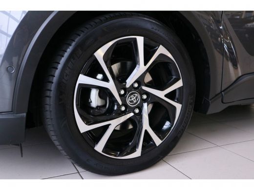 Toyota C-HR 1.8 Hybrid Style | Navigatie | Parkeer camera | Climate contrrol | Toyota Safety sense | Parkeers... ActivLease financial lease