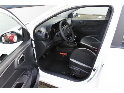 Hyundai i10 1.0 Comfort Navigatie | Airco | Achteruitrijcamera | Bluetooth ActivLease financial lease