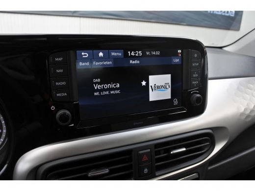 Hyundai i10 1.0 Premium Navigatie | Achteruitrijcamera | Airco (automatisch) ActivLease financial lease
