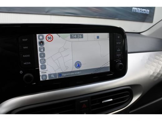 Hyundai i10 1.0 Premium Navigatie | Achteruitrijcamera | Airco (automatisch) ActivLease financial lease