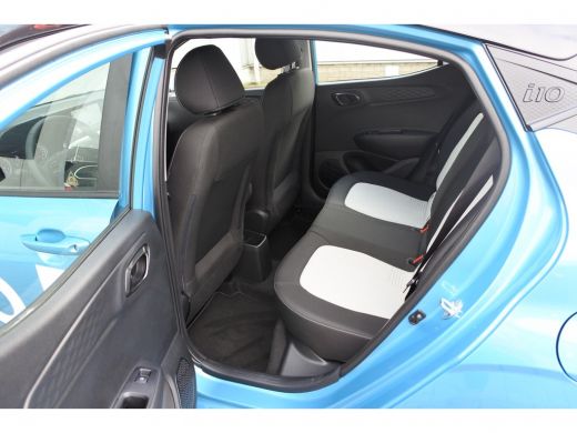 Hyundai i10 1.0 Premium Navigatie | Achteruitrijcamera | Airco (automatisch) ActivLease financial lease