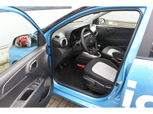 Hyundai i10 1.0 Premium Navigatie | Achteruitrijcamera | Airco (automatisch) ActivLease financial lease
