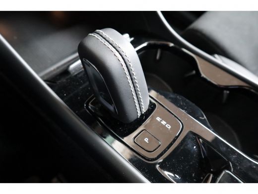 Volvo  XC40 2.0 T4 R-Design | Keyless Drive | Business Pack Connect | Achteruitrijcamera | Stoelverwarming ActivLease financial lease