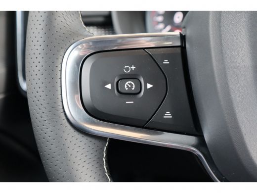 Volvo  XC40 2.0 T4 R-Design | Keyless Drive | Business Pack Connect | Achteruitrijcamera | Stoelverwarming ActivLease financial lease