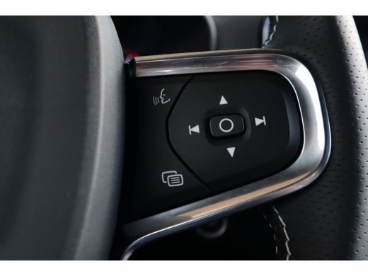 Volvo  XC40 2.0 T4 R-Design | Keyless Drive | Business Pack Connect | Achteruitrijcamera | Stoelverwarming ActivLease financial lease