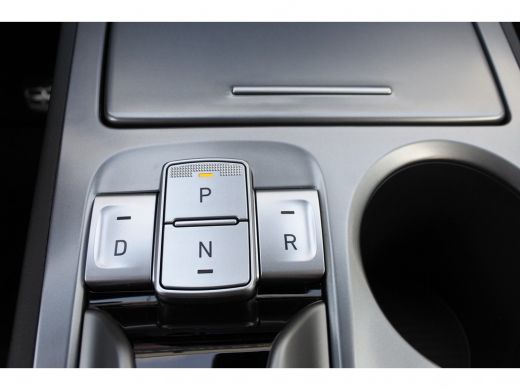 Hyundai Kona EV Fashion 64 kWh Automaat | Design Pack | Navigatie | 3-fase laden | Achteruitrijcamera Direct u... ActivLease financial lease