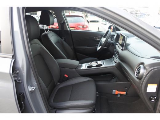 Hyundai Kona EV Premium 64 kWh Automaat | Navigatie | 3-fase laden | Achteruitrijcamera Direct uit voorraad le... ActivLease financial lease
