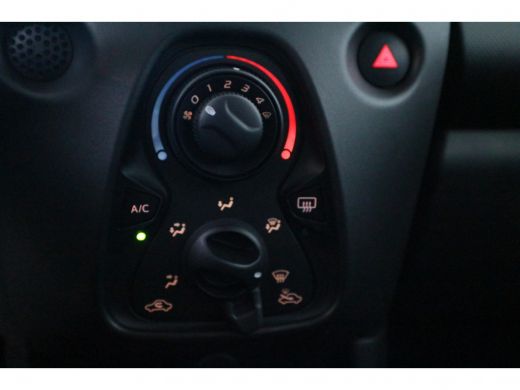 Toyota Aygo 1.0 VVT-i x-now | Airco | LED dagrijverlichting | Elektrische ramen | ActivLease financial lease