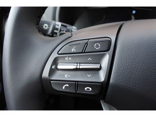 Hyundai Kona EV Fashion 64 kWh Automaat | Design Pack | Navigatie | 3-fase laden | Achteruitrijcamera Direct u... ActivLease financial lease