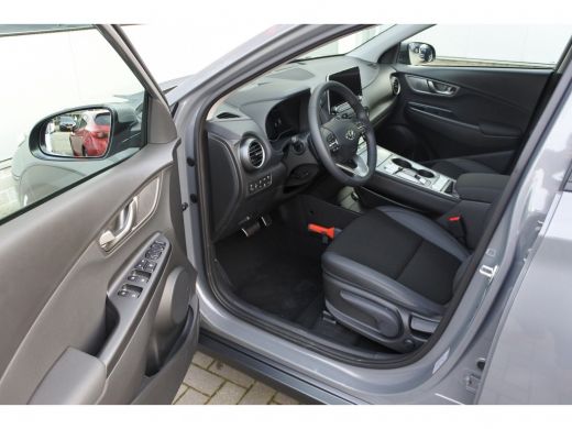 Hyundai Kona EV Fashion 64 kWh Automaat | Design Pack | Navigatie | 3-fase laden | Achteruitrijcamera Direct u... ActivLease financial lease