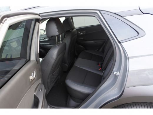 Hyundai Kona EV Fashion 64 kWh Automaat | Design Pack | Navigatie | 3-fase laden | Achteruitrijcamera Direct u... ActivLease financial lease
