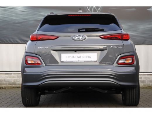 Hyundai Kona EV Comfort 64 kWh Automaat | Navigatie | 3-fase laden | Achteruitrijcamera Direct uit voorraad le... ActivLease financial lease