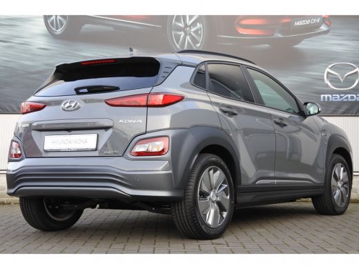 Hyundai Kona EV Comfort 64 kWh Automaat | Navigatie | 3-fase laden | Achteruitrijcamera Direct uit voorraad le... ActivLease financial lease
